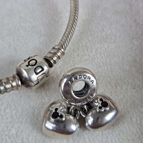 Pandora Minnie Mickey Silver Charm Disney Enamel - Picture 2 of 2